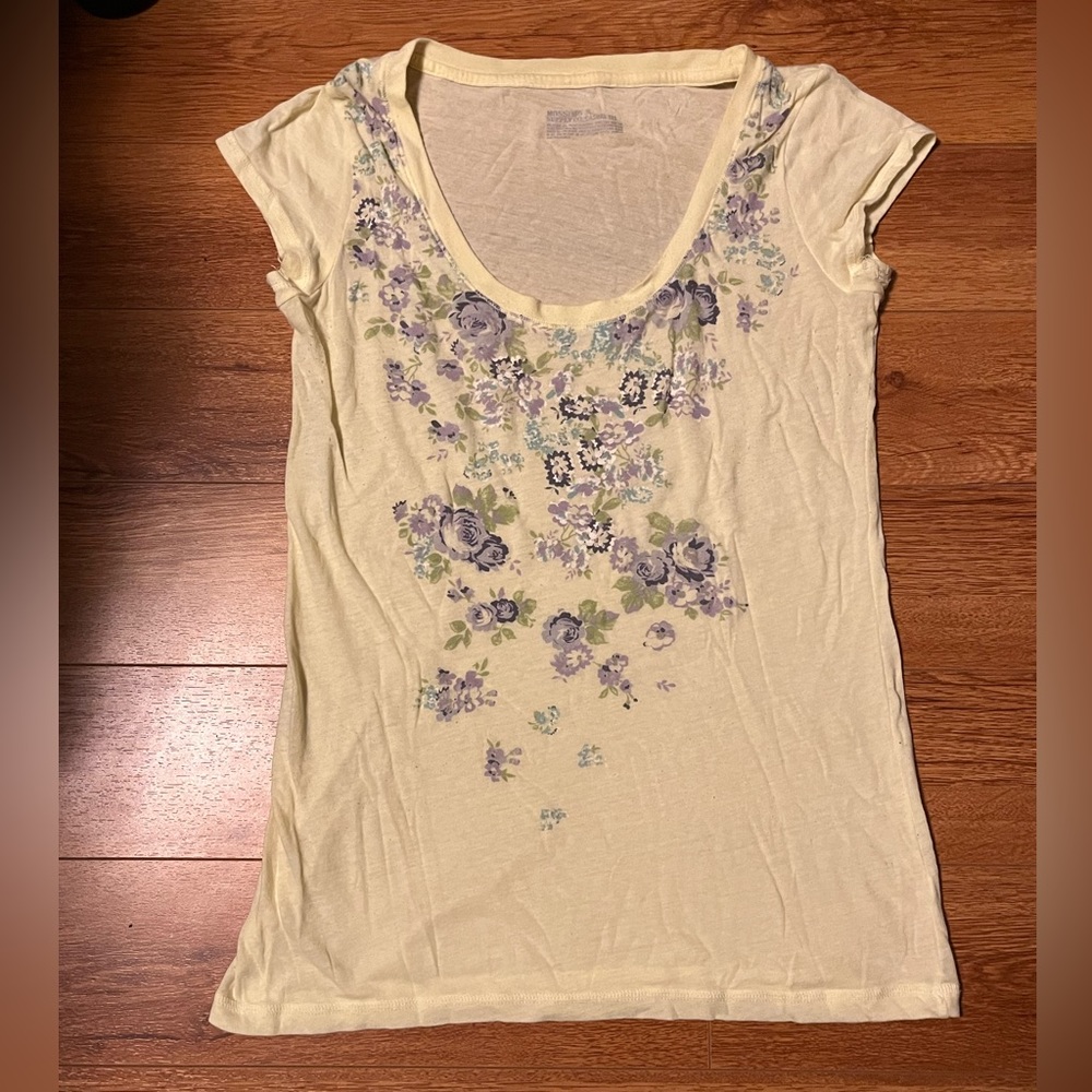 Mossimo. T-shirt. L. Light weight.  Great condition.